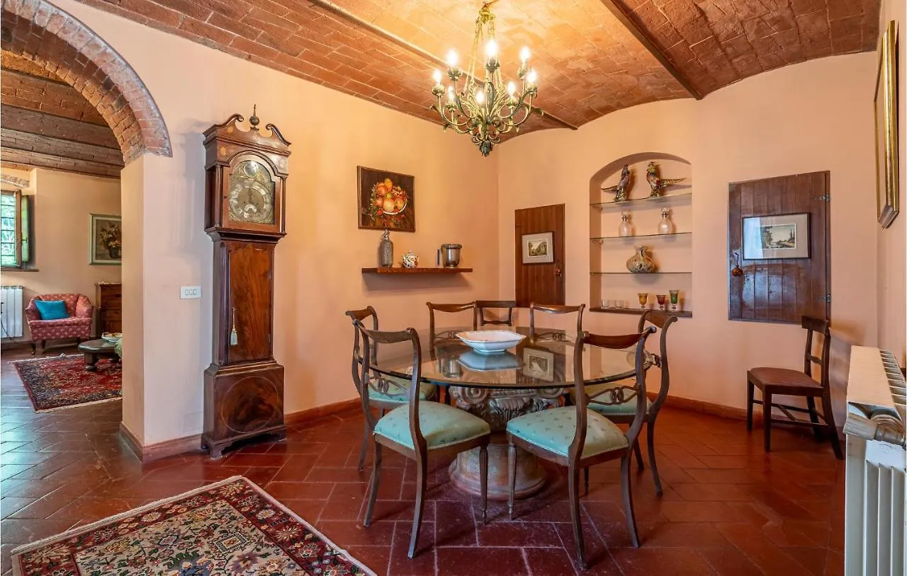 Cozy Apartment In Molino Del Piano With Kitchen Italy