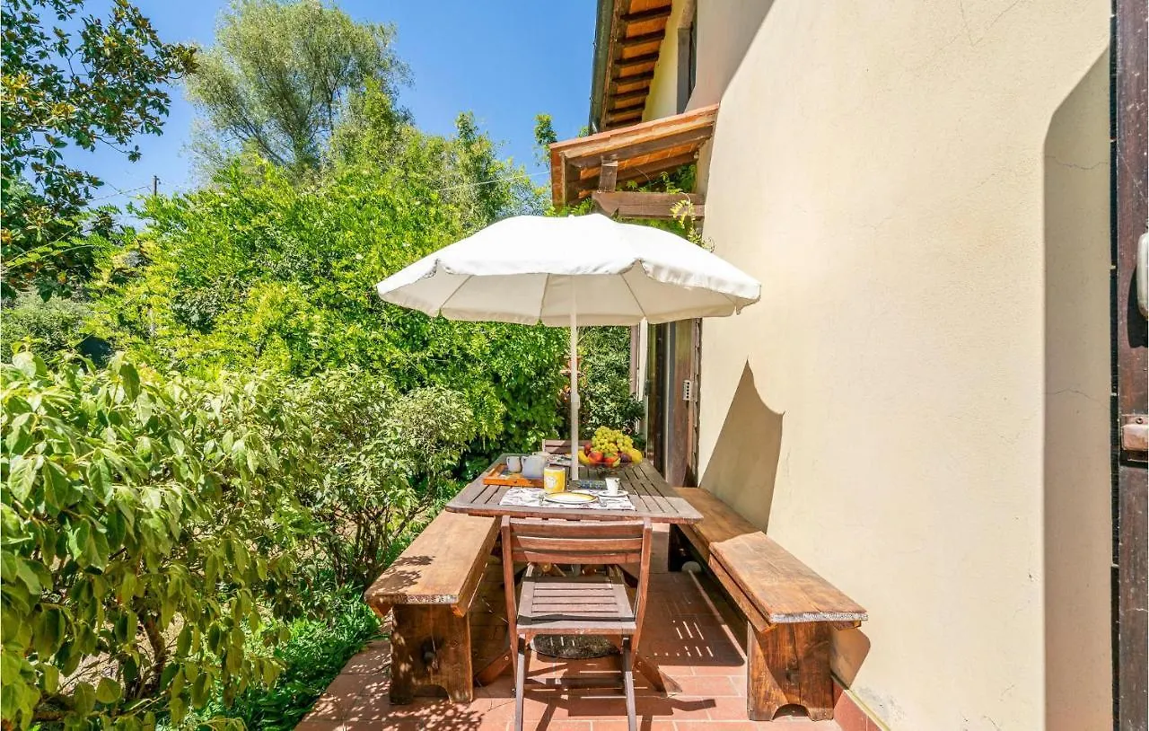 Cozy Apartment In Molino Del Piano With Kitchen Italy