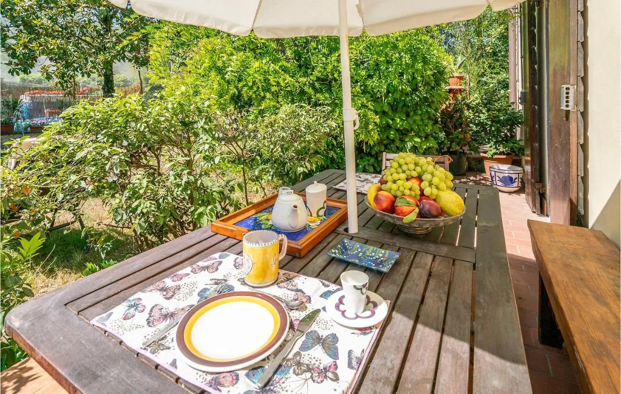 Cozy Apartment In Molino Del Piano With Kitchen